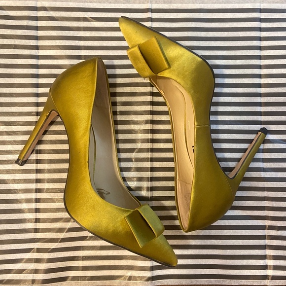 ZARA BASIC CHARTREUSE SATIN BOW HEELS SZ 36 SATEEN FORMAL WEDDING TUXEDO CHURCH - Picture 2 of 16